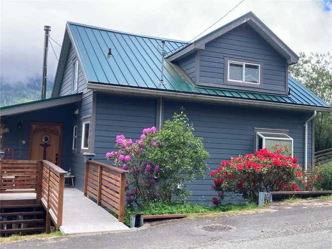 1131 Tipperary Pk, Tahsis BC V0P 1X0