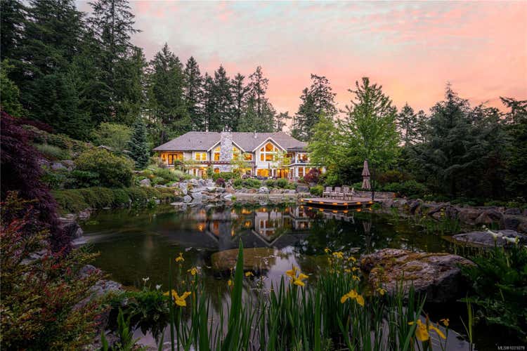 441 Glendower Rd, Saanich BC V9E 2B9