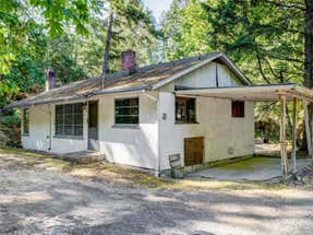 5142 WEST SAANICH RD