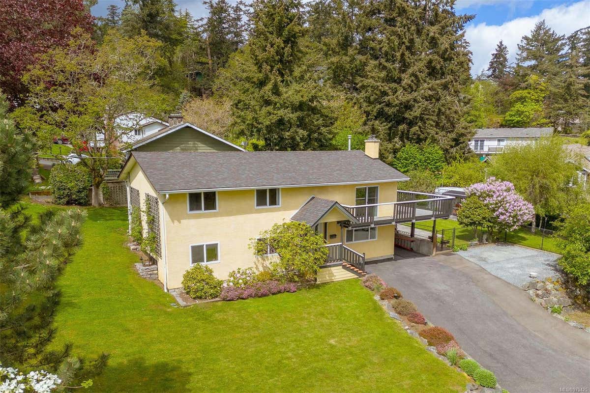 80 Marler Dr, View Royal BC V9B 6B8, View Royal, BC V9B 6B8 House For