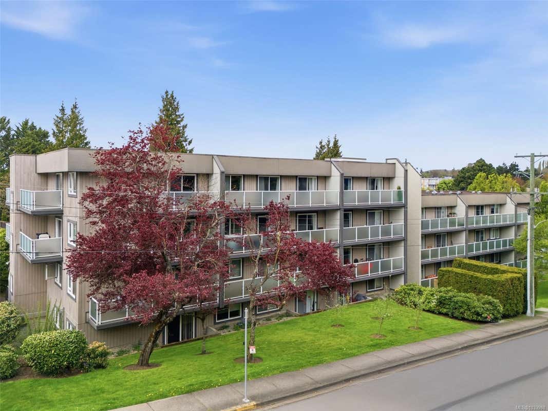 401-3252 GLASGOW AVE, SAANICH, BC V8X 1M2, photo 1