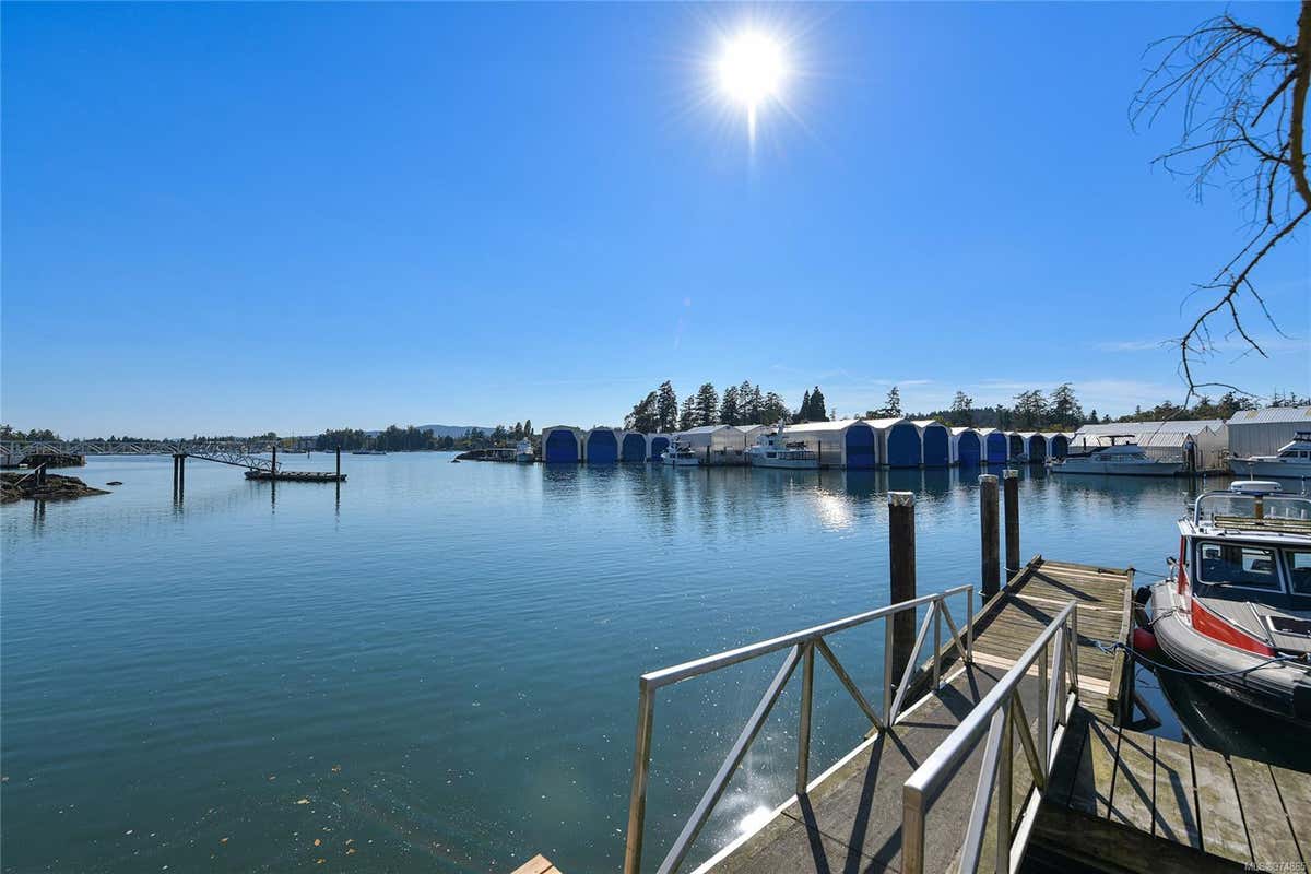 2173 Tryon Rd, North Saanich BC V8L 5H6, North Saanich, BC V8L 5H6 House For Sale RE/MAX 974865