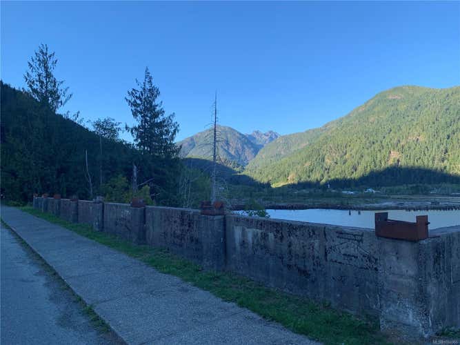 555 Maquinna Dr S, Tahsis BC V0P 1X0