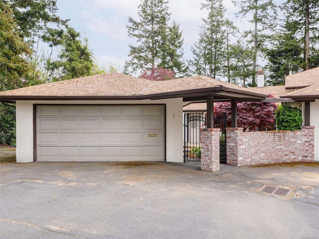1-4631 LOCHSIDE DR