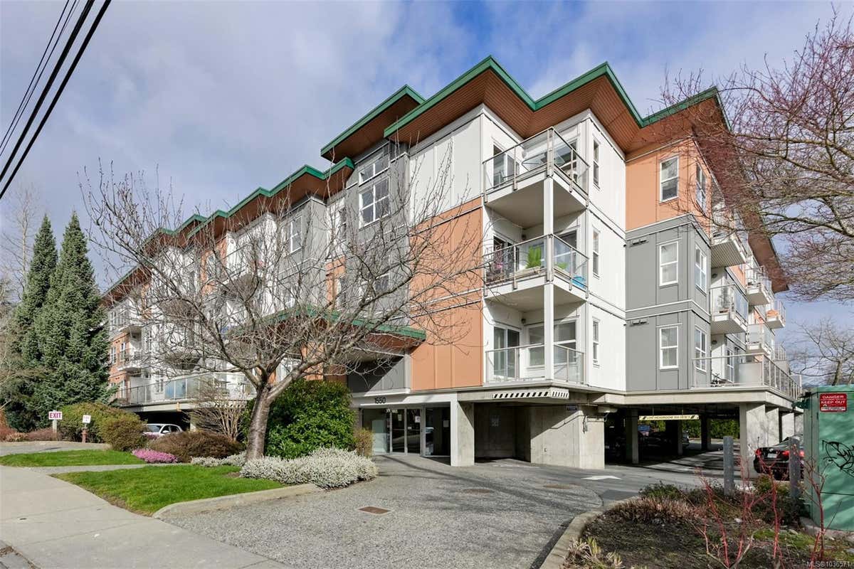 309-1550 CHURCH AVE, SAANICH, BC V8P 2H1, photo 1