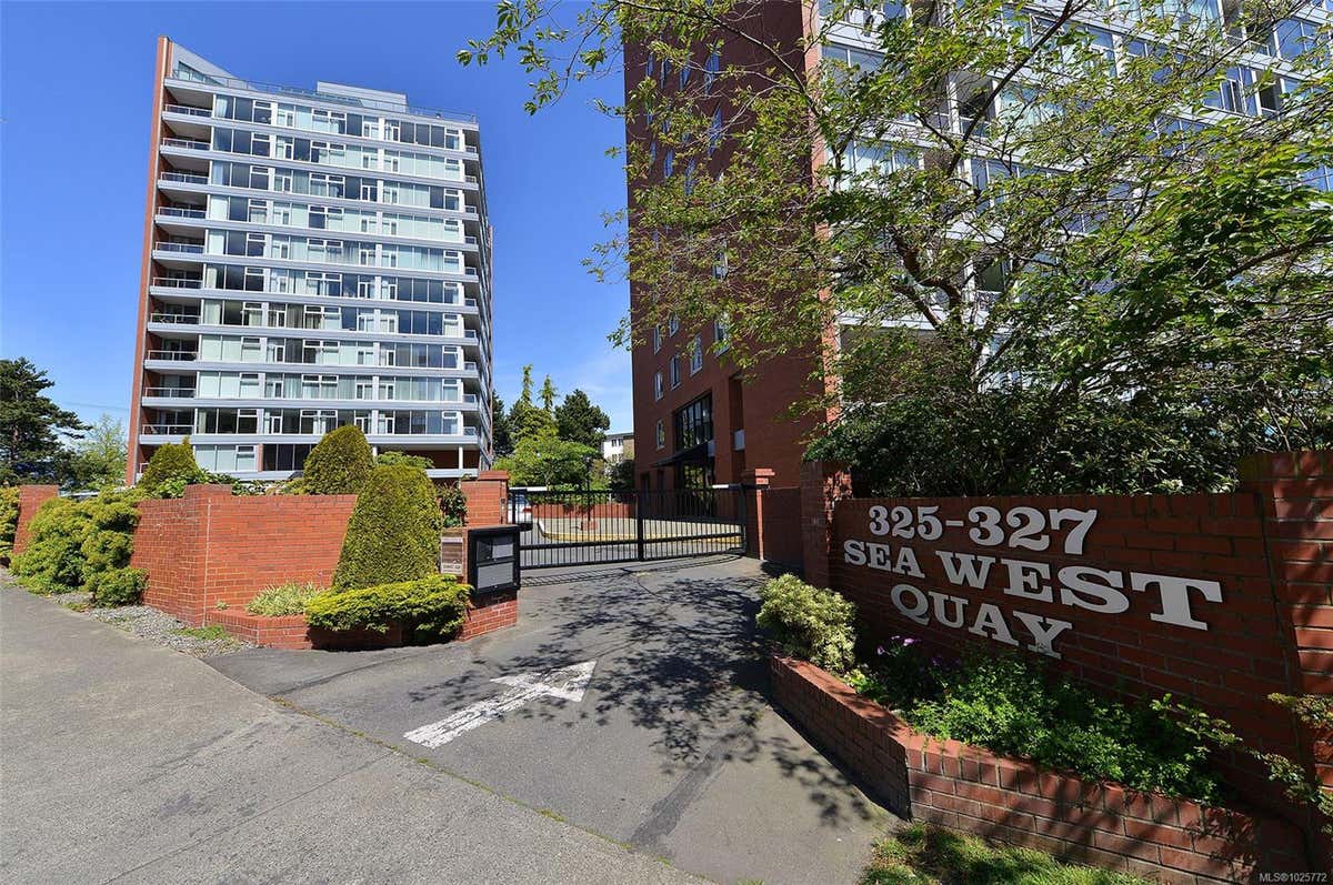 1101-327 MAITLAND ST, VICTORIA, BC V9A 7G7, photo 1