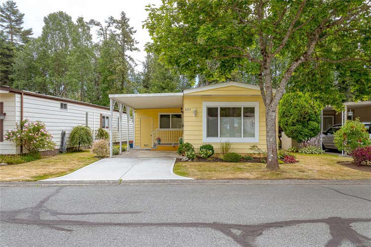 2153 Summergate Blvd, Sidney BC V9L 4K9